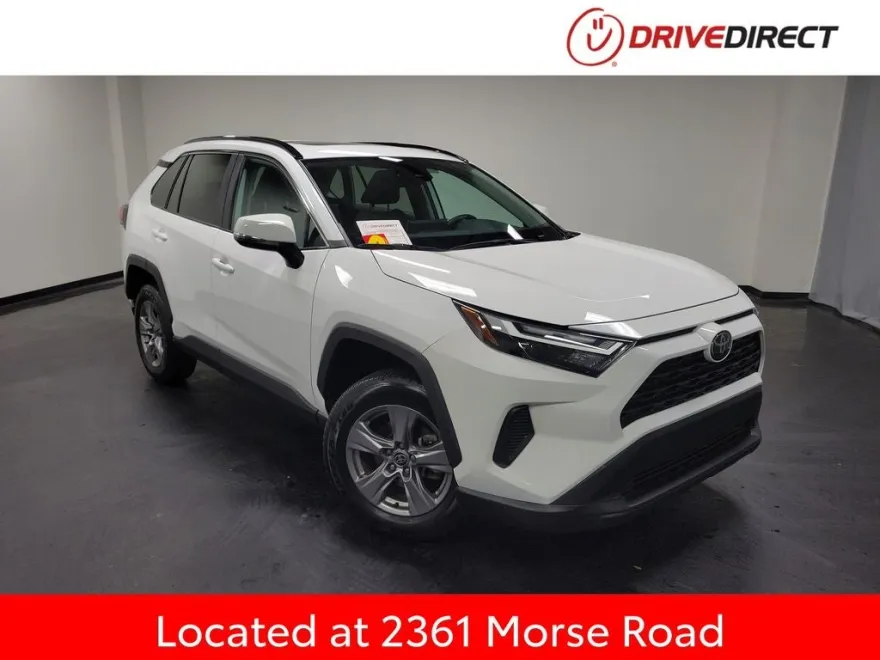2024 Toyota RAV4 XLE photo 1