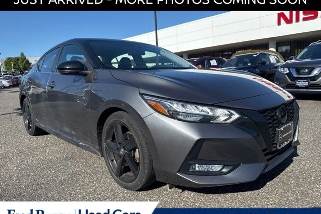 2022 Nissan Sentra SR photo 1