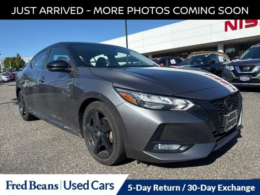 2022 Nissan Sentra SR photo 1