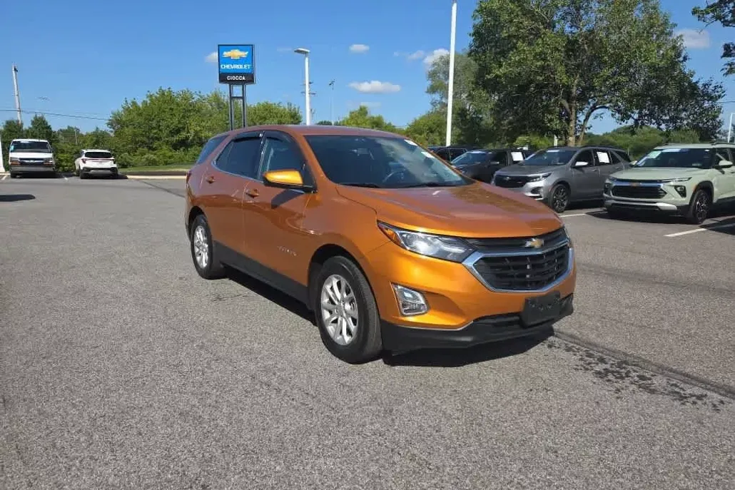 2018 Chevrolet Equinox LT photo 1