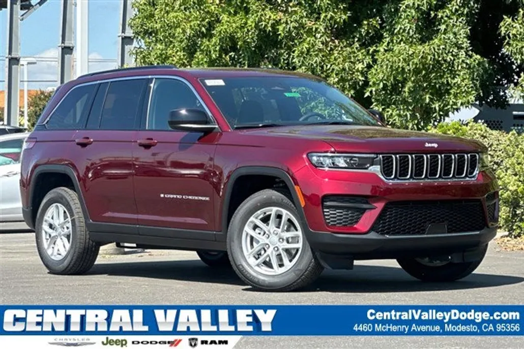 2025 Jeep Grand Cherokee Laredo X photo 1