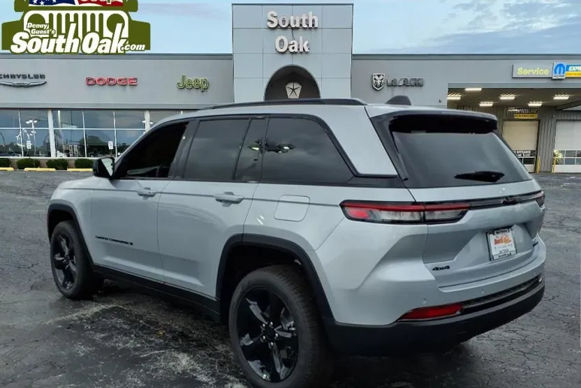 2025 Jeep Grand Cherokee Limited photo 1
