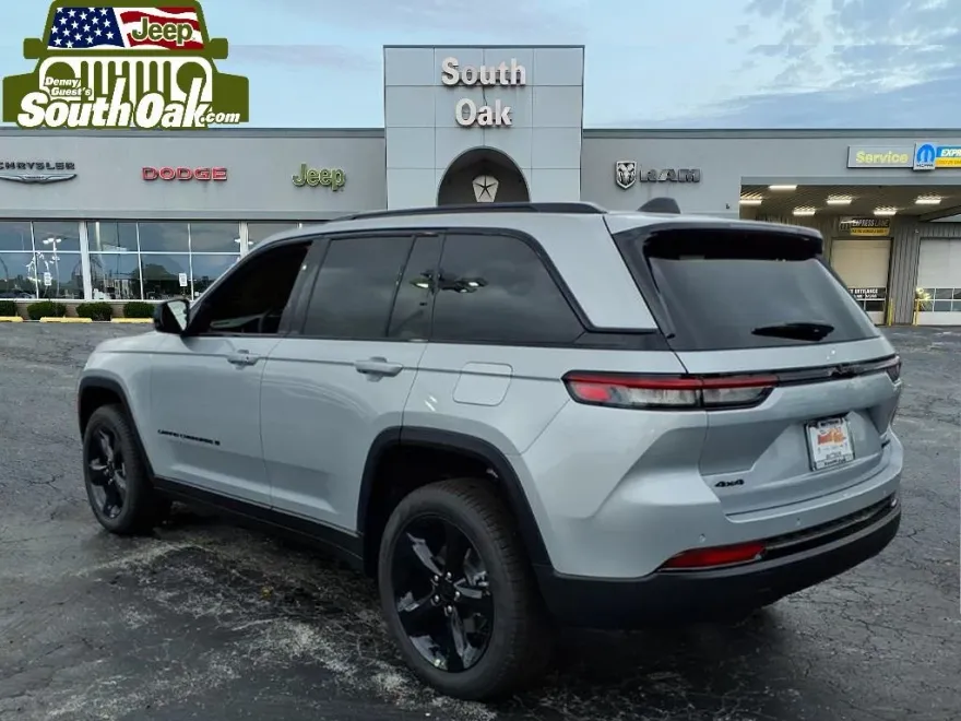 2025 Jeep Grand Cherokee Limited photo 1