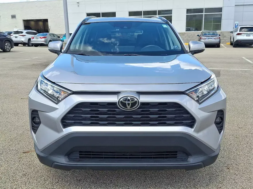 2021 Toyota RAV4 XLE Premium photo 1