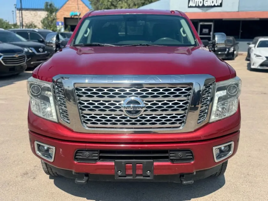 2016 Nissan Titan Crew Cab Platinum Reserve photo 1