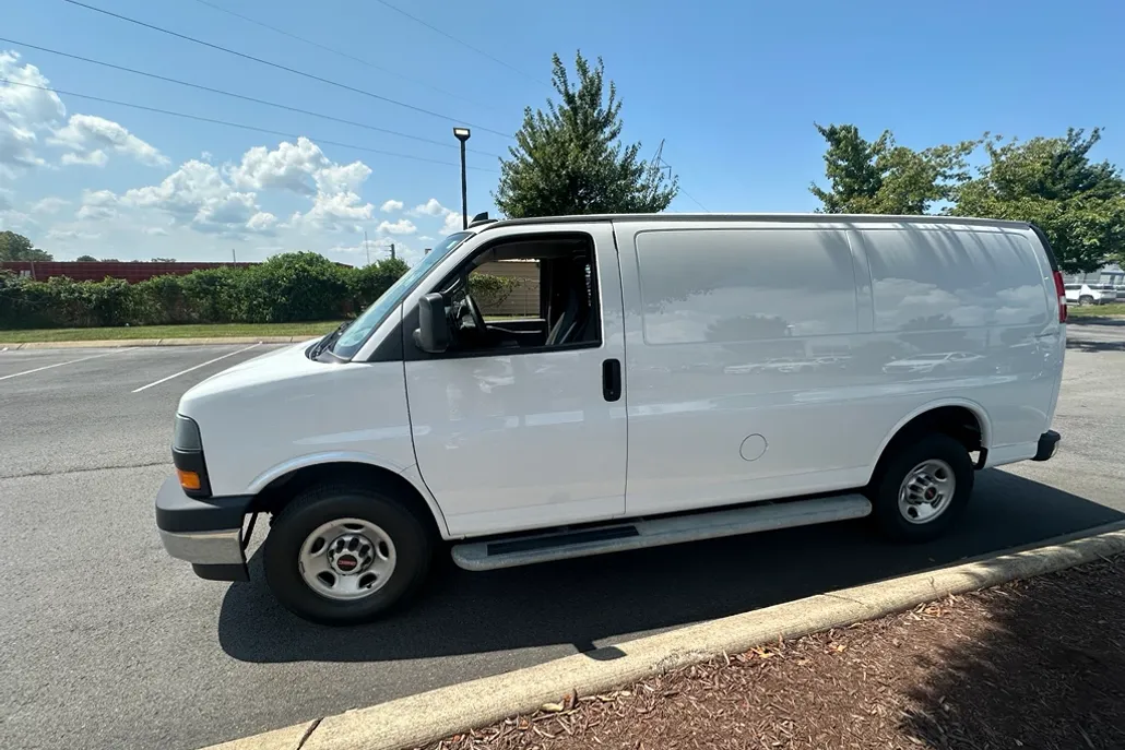 2023 Gmc Savana 2500 Cargo photo 1