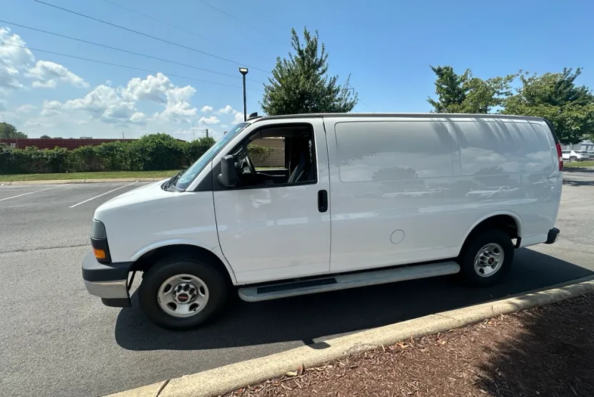 2023 Gmc Savana 2500 Cargo photo 1