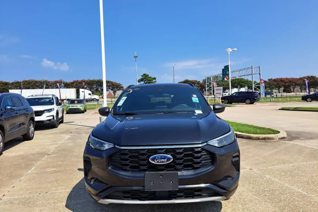 2024 Ford Escape ST-Line photo 1
