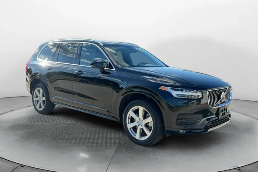 2023 Volvo XC90 B5 Core photo 1