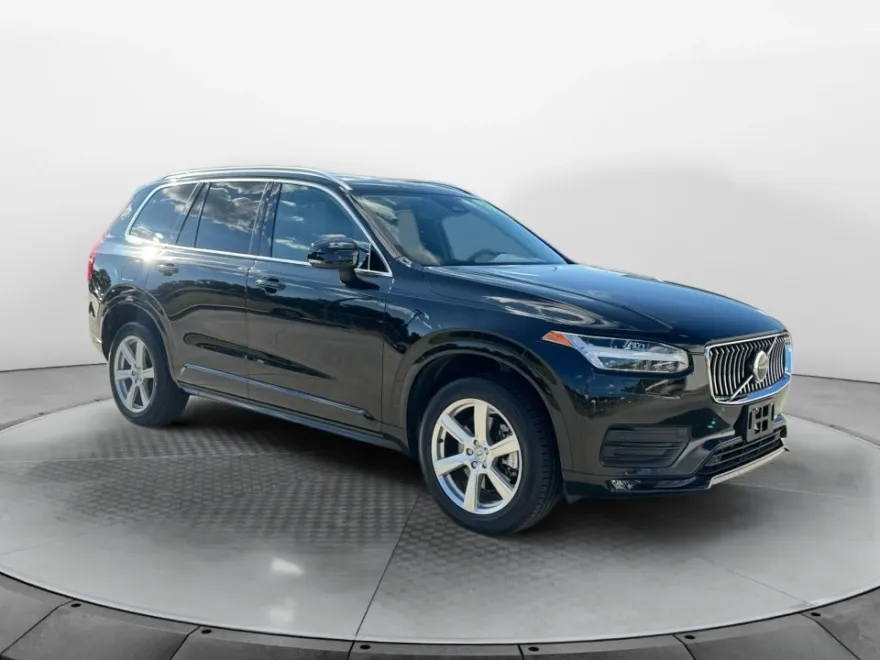 2023 Volvo XC90 B5 Core photo 1