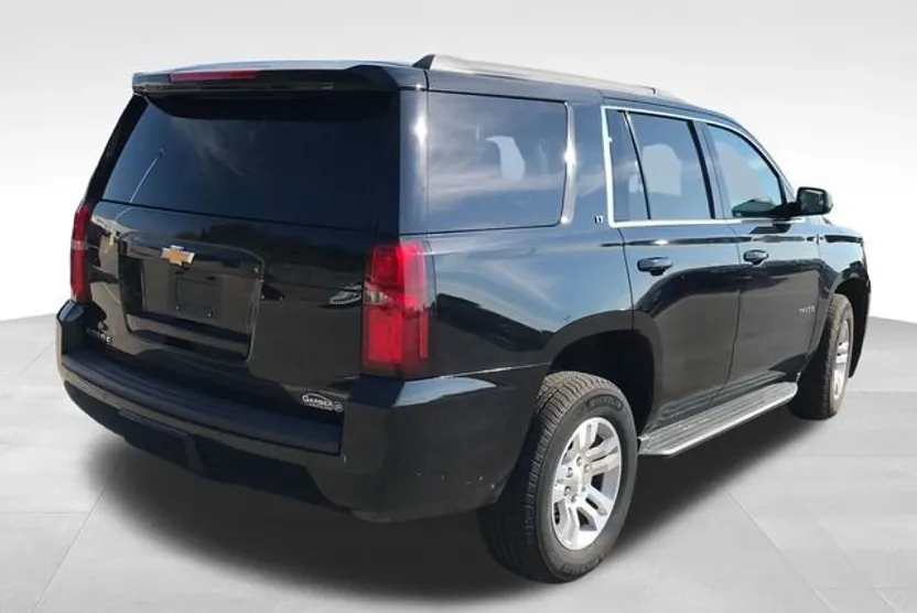 2016 Chevrolet Tahoe LT photo 1