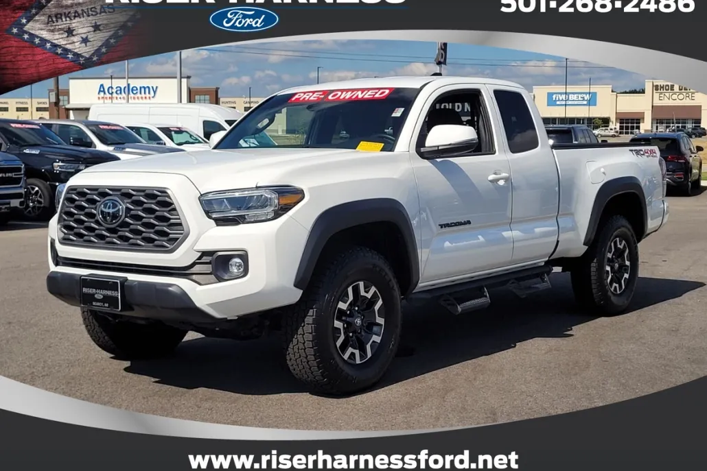 2023 Toyota Tacoma TRD photo 1