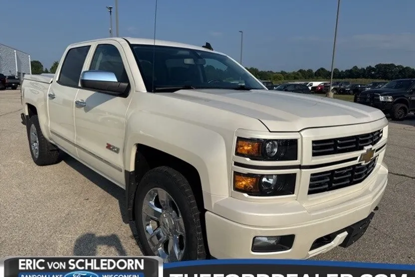 2015 Chevrolet Silverado 1500 LT photo 1