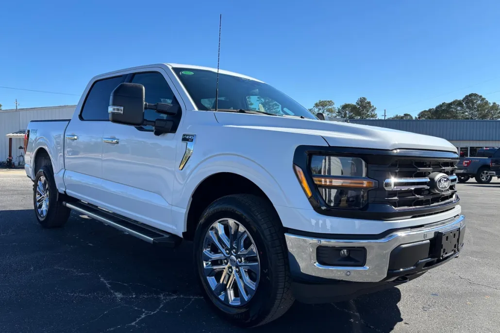 2025 Ford F-150 XLT photo 1