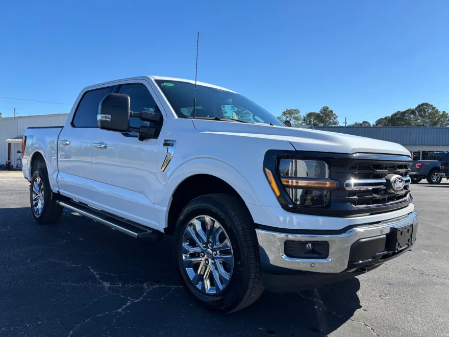 2025 Ford F-150 XLT photo 1