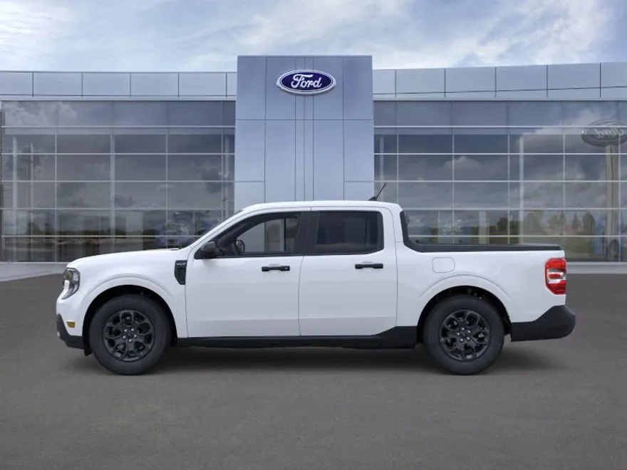 2025 Ford Maverick XLT photo 1
