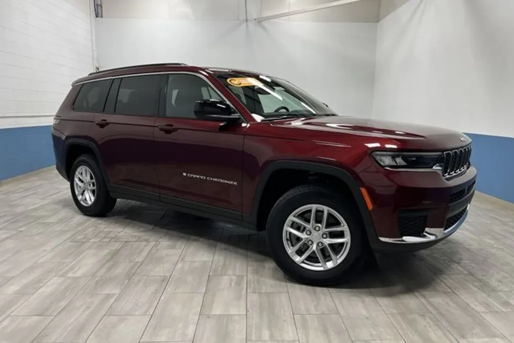 2024 Jeep Grand Cherokee Laredo photo 1
