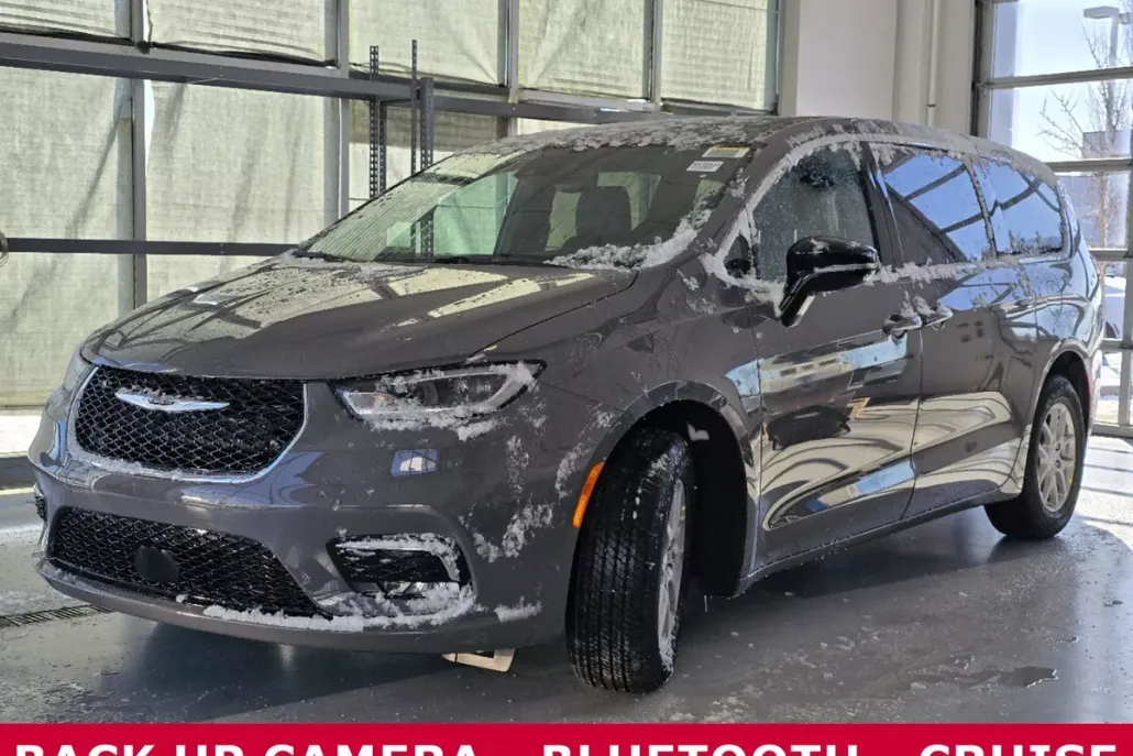 2025 Chrysler Pacifica photo 1