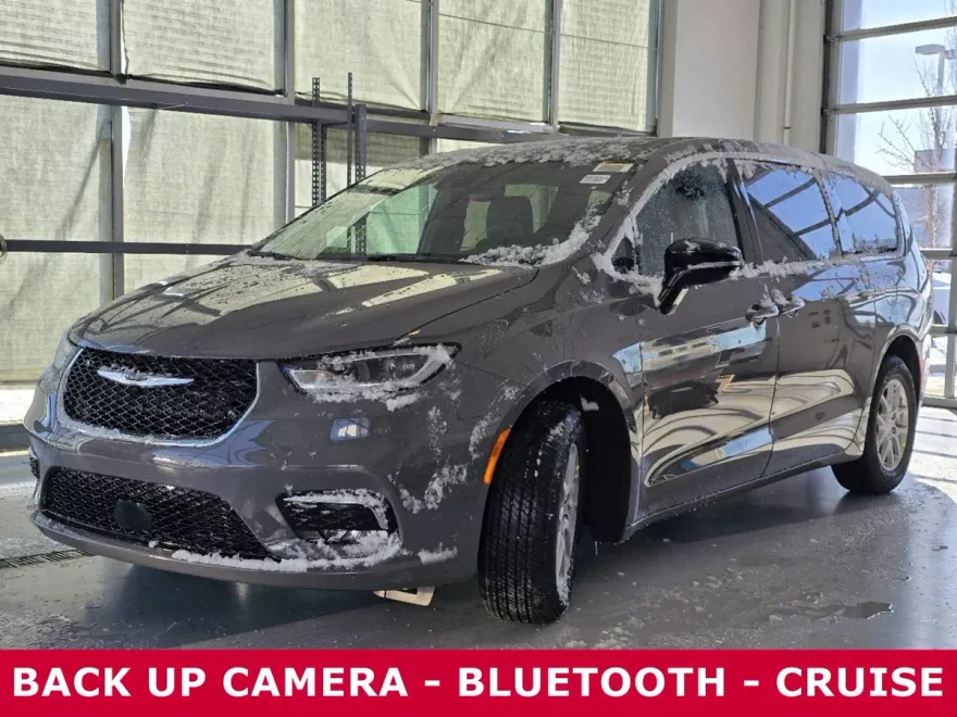 2025 Chrysler Pacifica photo 1