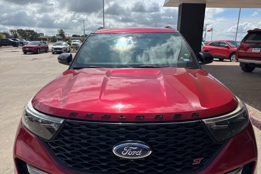 2020 Ford Explorer ST photo 1