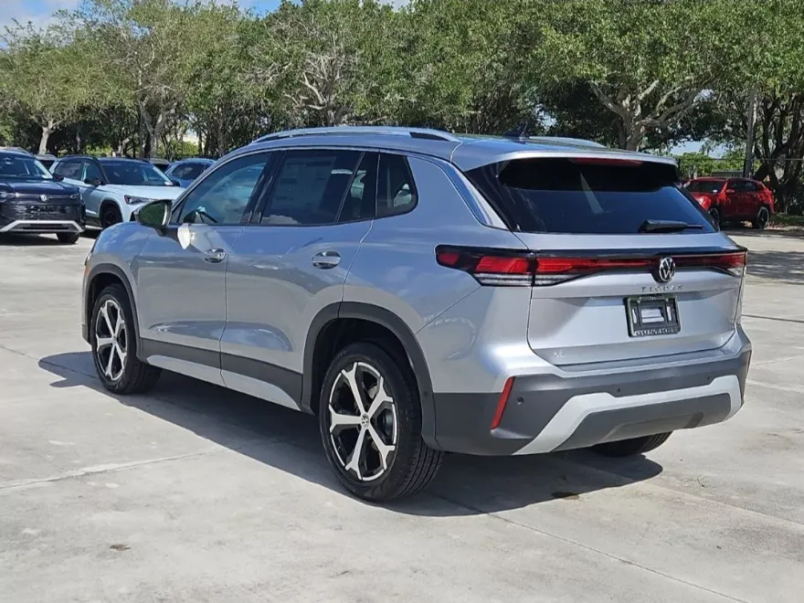 2025 Volkswagen Tiguan SE photo 1