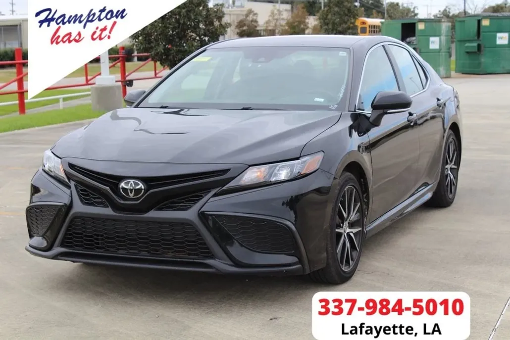 2023 Toyota Camry SE photo 1