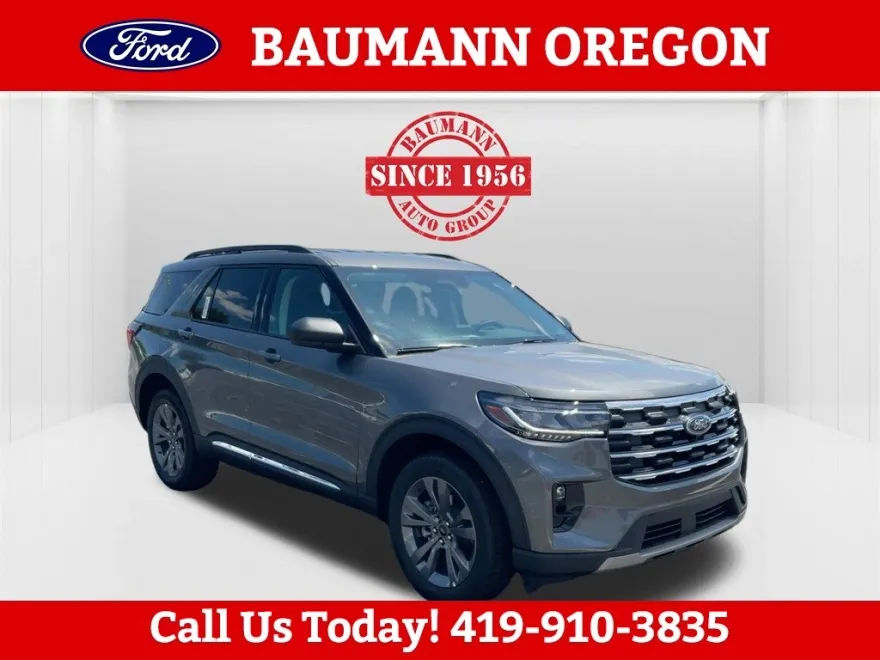 2025 Ford Explorer photo 1