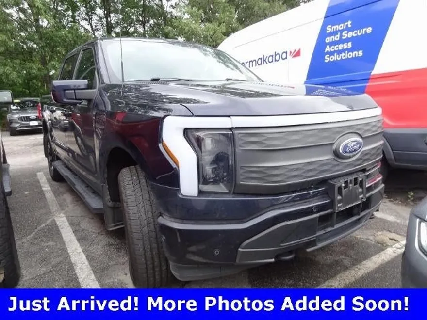 2022 Ford F-150 Lightning Lariat photo 1