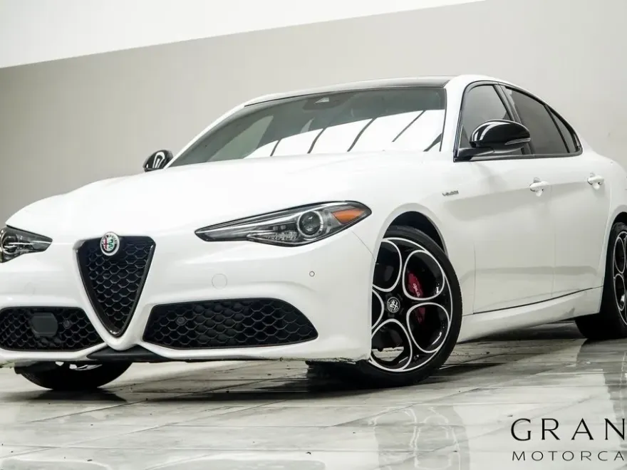 2022 Alfa Romeo Giulia Ti - VELOCE photo 1