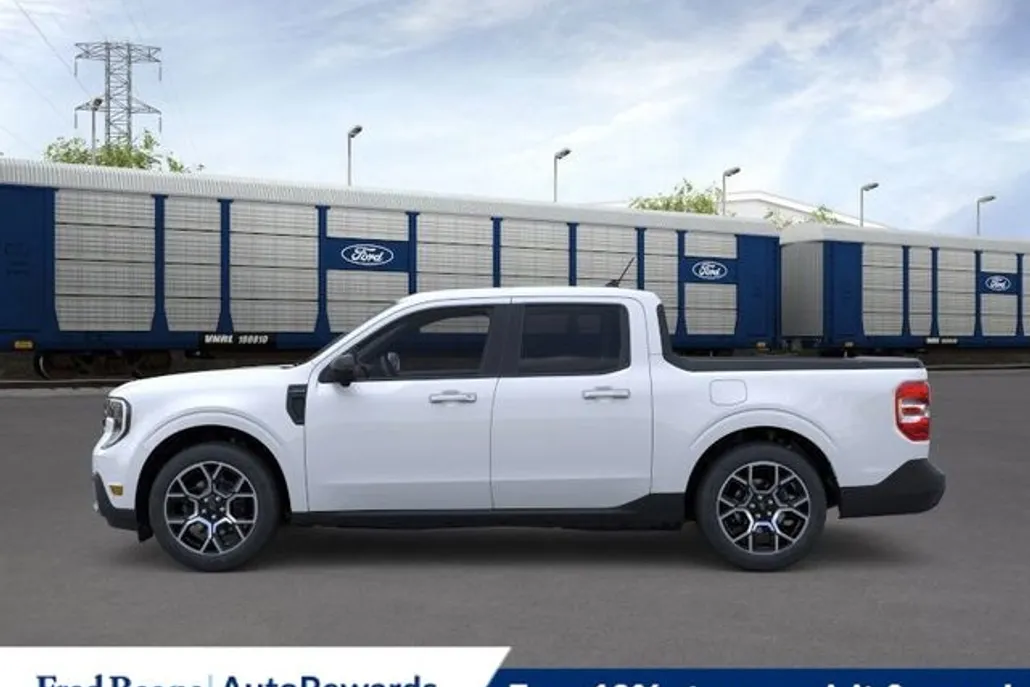 2025 Ford Maverick Lariat photo 1