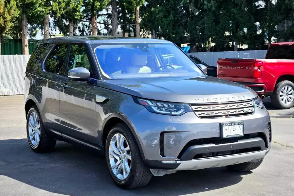 2017 Land Rover Discovery HSE photo 1