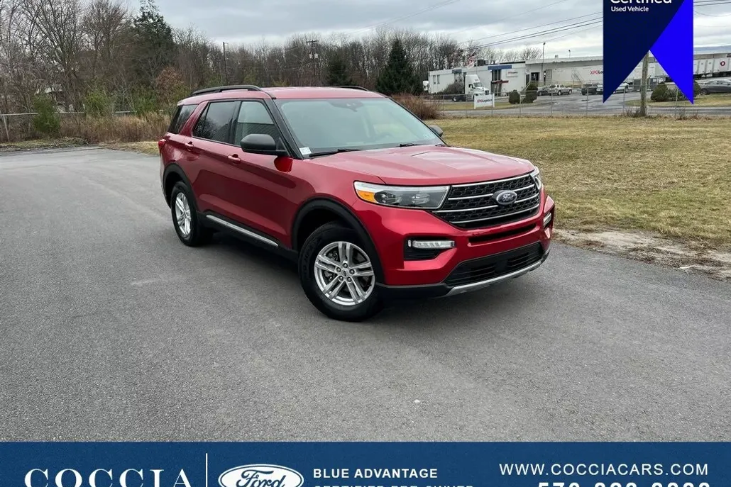 2021 Ford Explorer XLT photo 1