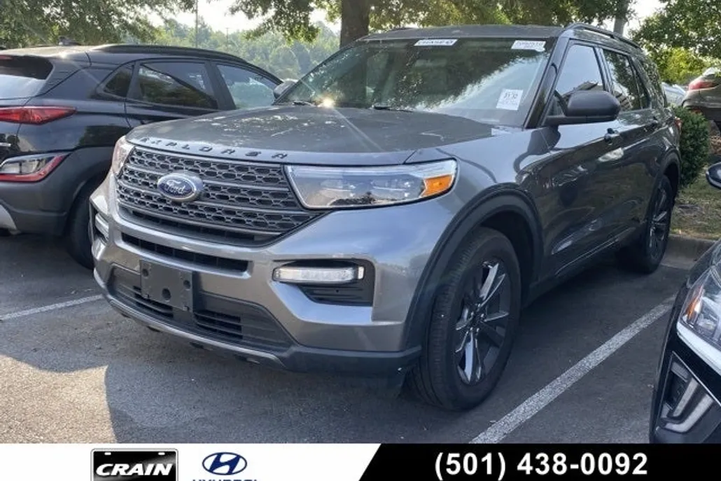 2021 Ford Explorer XLT photo 1