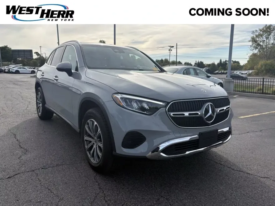 2025 Mercedes Benz GLC 300 4MATIC photo 1