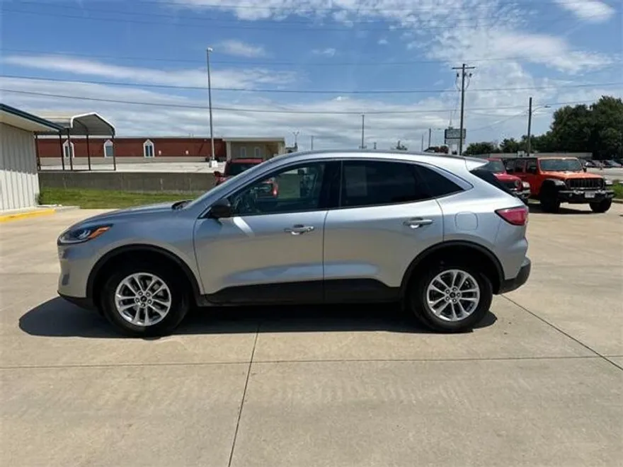 2022 Ford Escape SE photo 1