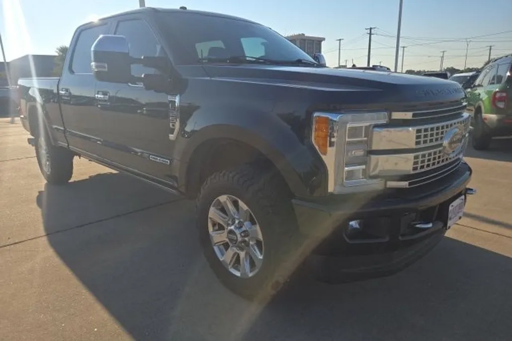 2018 Ford F-250 Platinum photo 1