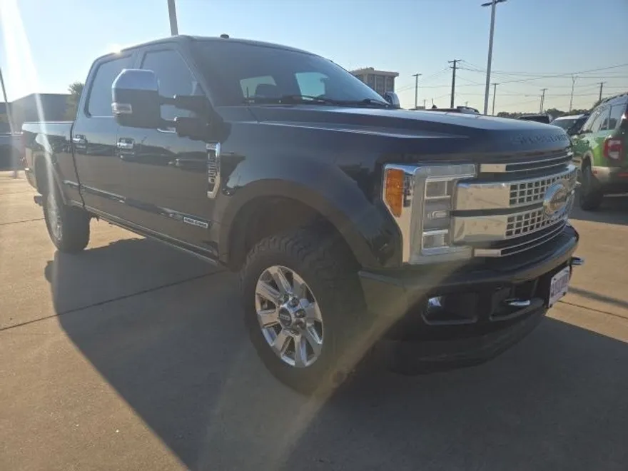 2018 Ford F-250 Platinum photo 1