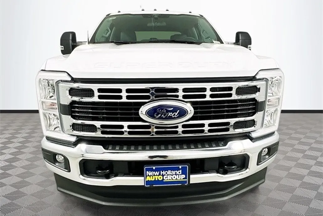 2026 Ford F-350 XLT photo 1