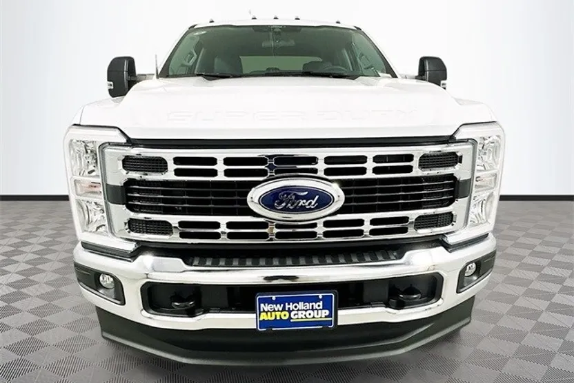 2026 Ford F-350 XLT photo 1