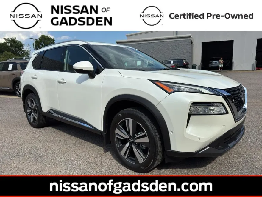 2023 Nissan Rogue SL photo 1