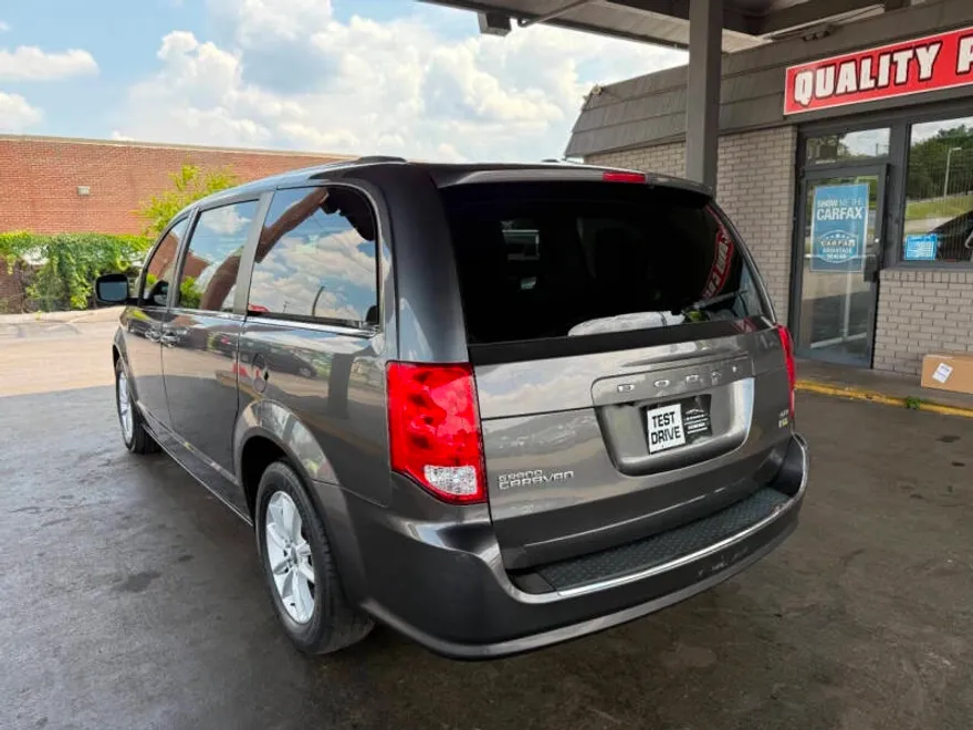 2019 Dodge Grand Caravan SXT photo 1