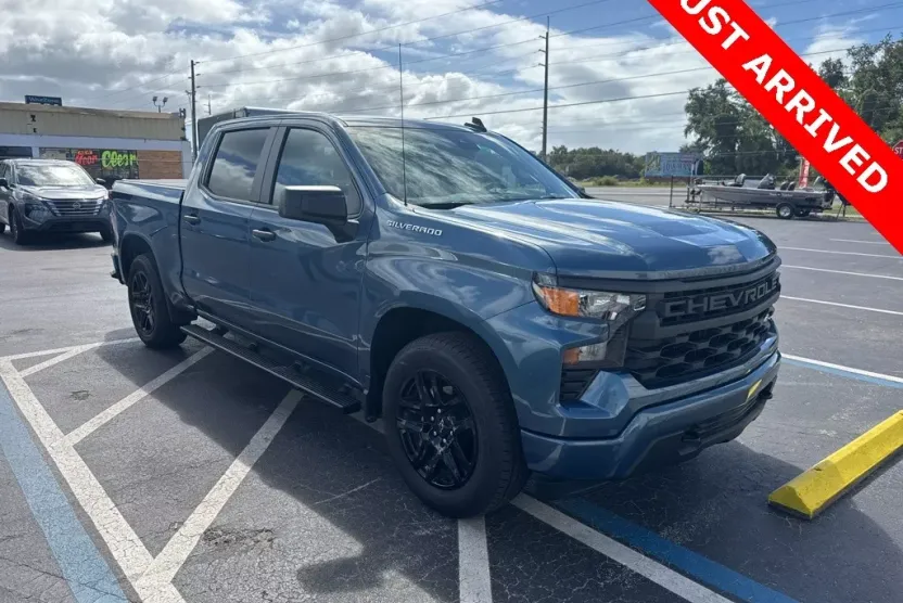2024 Chevrolet Silverado 1500 Custom photo 1