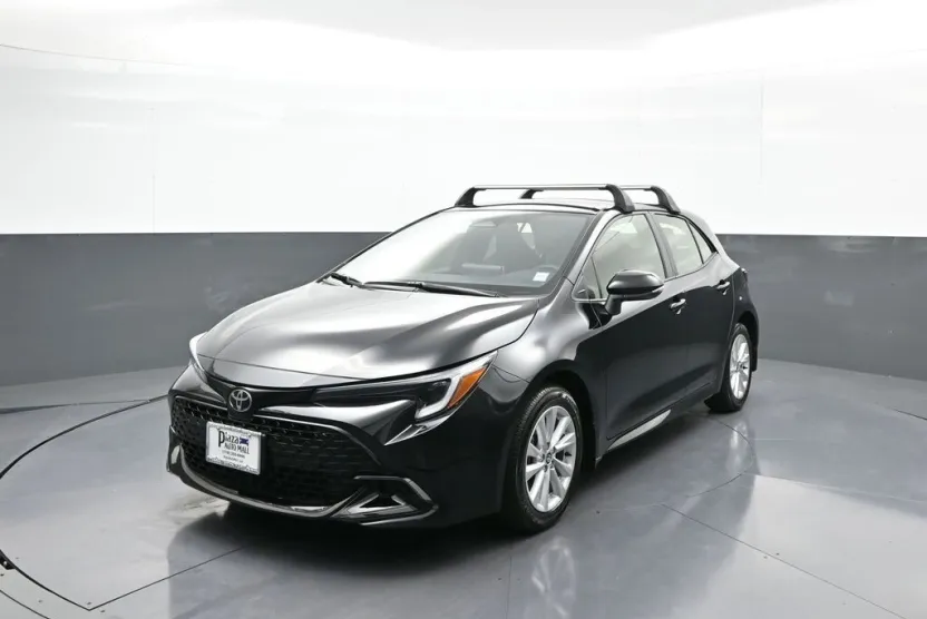 2025 Toyota Corolla SE photo 1