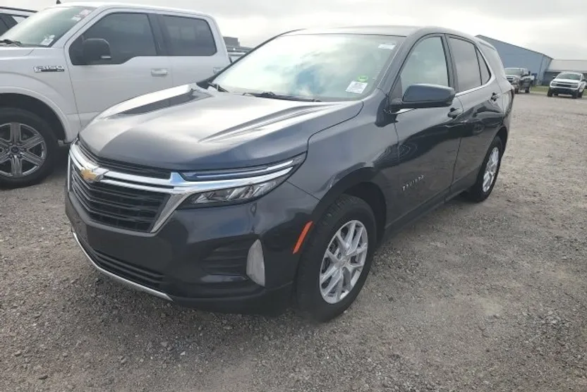 2022 Chevrolet Equinox LT photo 1