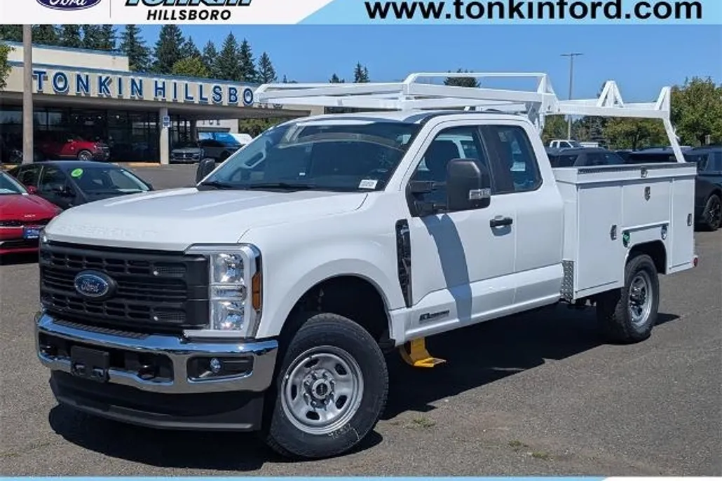 2025 Ford F-350 XL photo 1