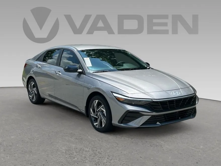 2025 Hyundai Elantra SEL Sport photo 1