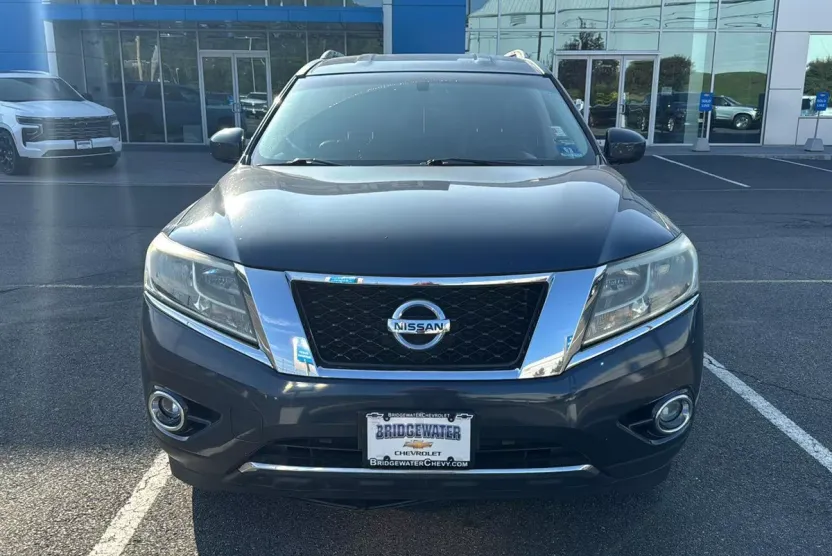 2014 Nissan Pathfinder SL photo 1