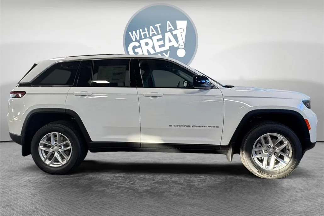 2025 Jeep Grand Cherokee Laredo X photo 1