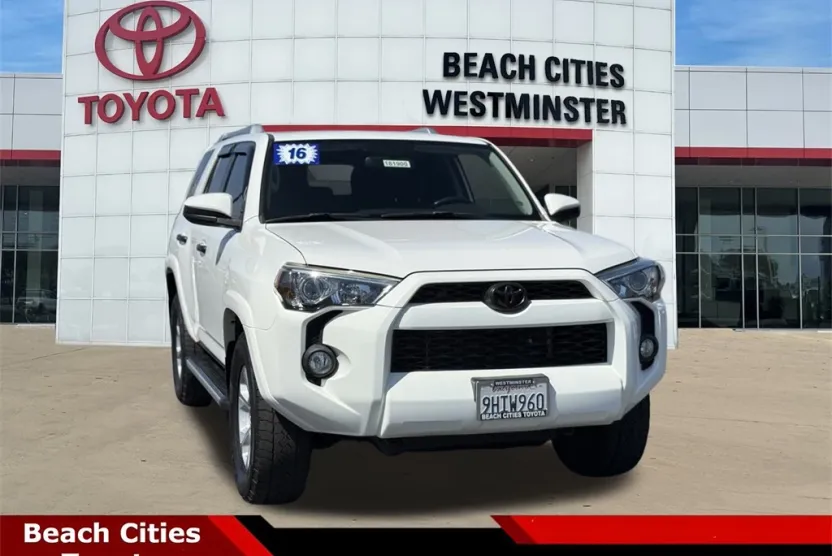 2016 Toyota 4Runner SR5 photo 1