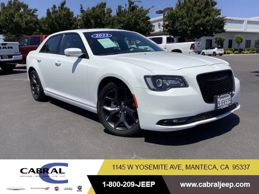 2023 Chrysler 300 S photo 1